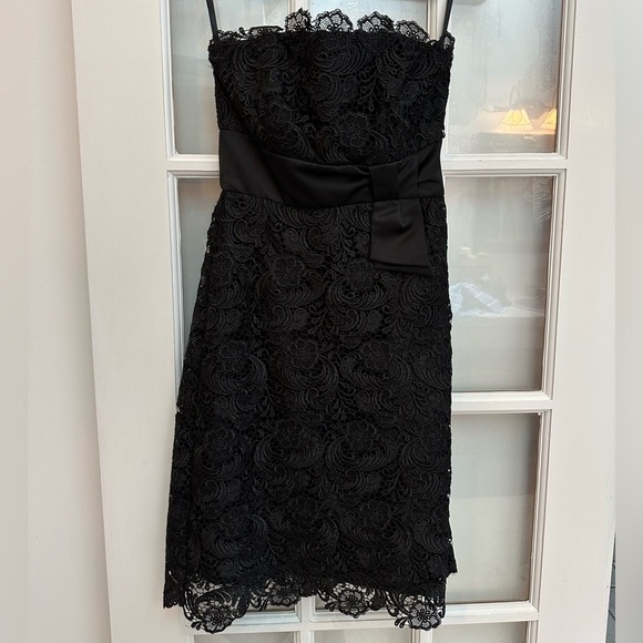 White House Black Market Dress Black Lace Bow Strapless Elegant Cocktail Size 00 - Picture 1 of 9